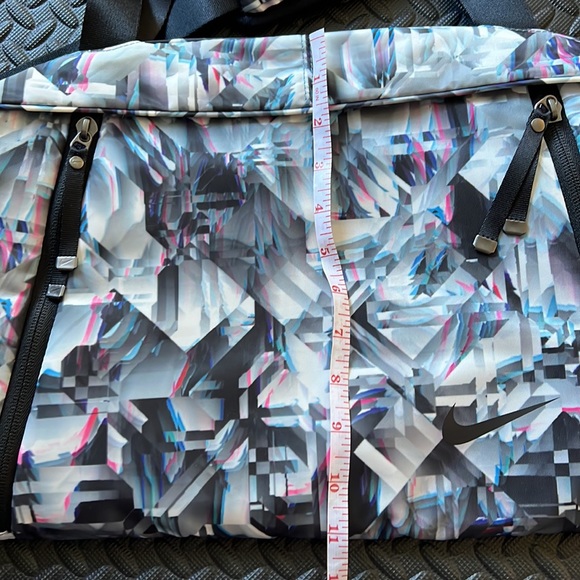 Nike Women’s Auralux Print Club Training Bag - New - Picture 2 of 6